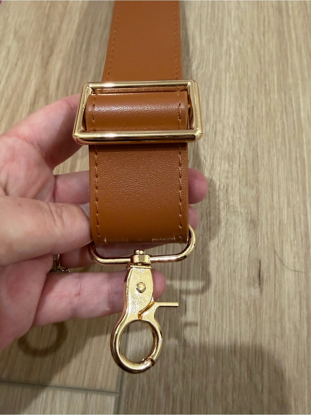 Tan and Gold Toned Guitar Purse Strap - Picture 6 of 7